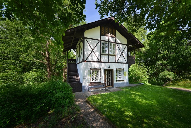 Maxmilian Lifestyle Resort