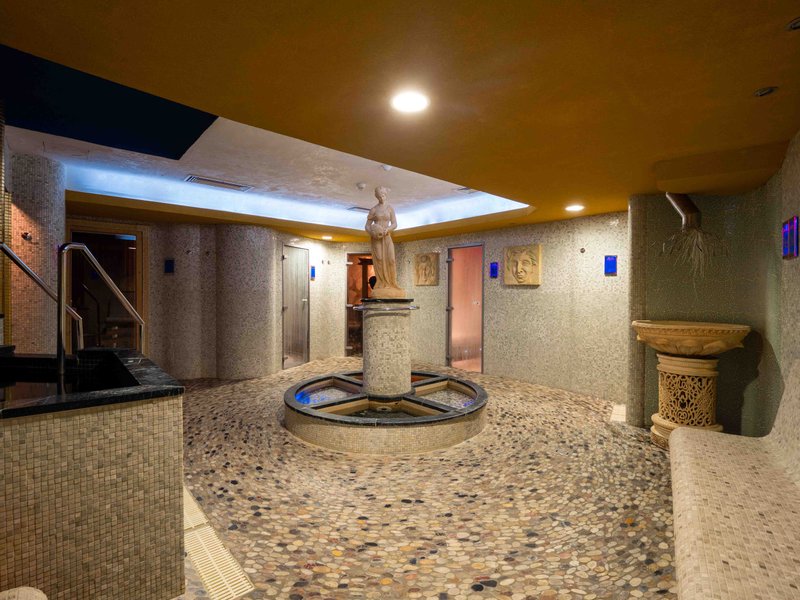 Resort Darovanský dvůr