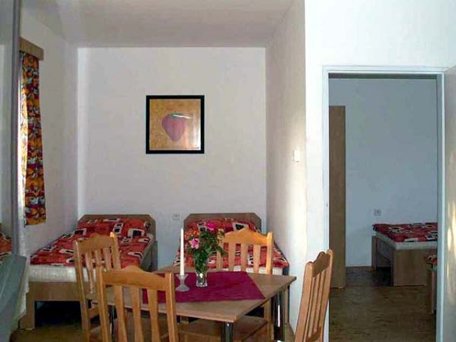 Autocamp Mělník - ubytování