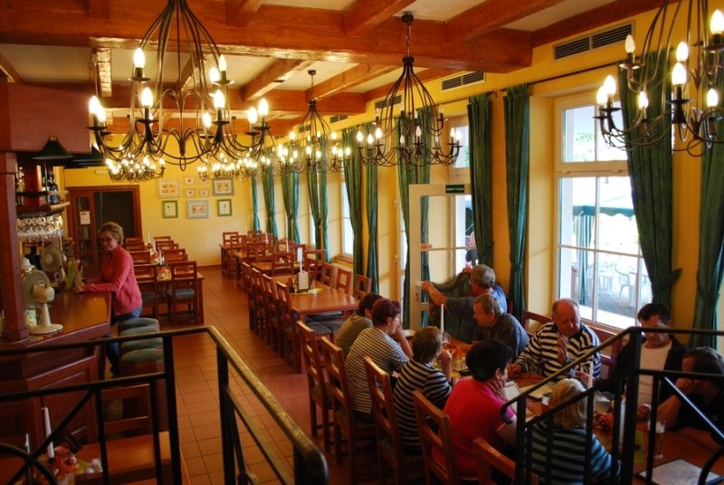 Restaurace a penzion Oáza